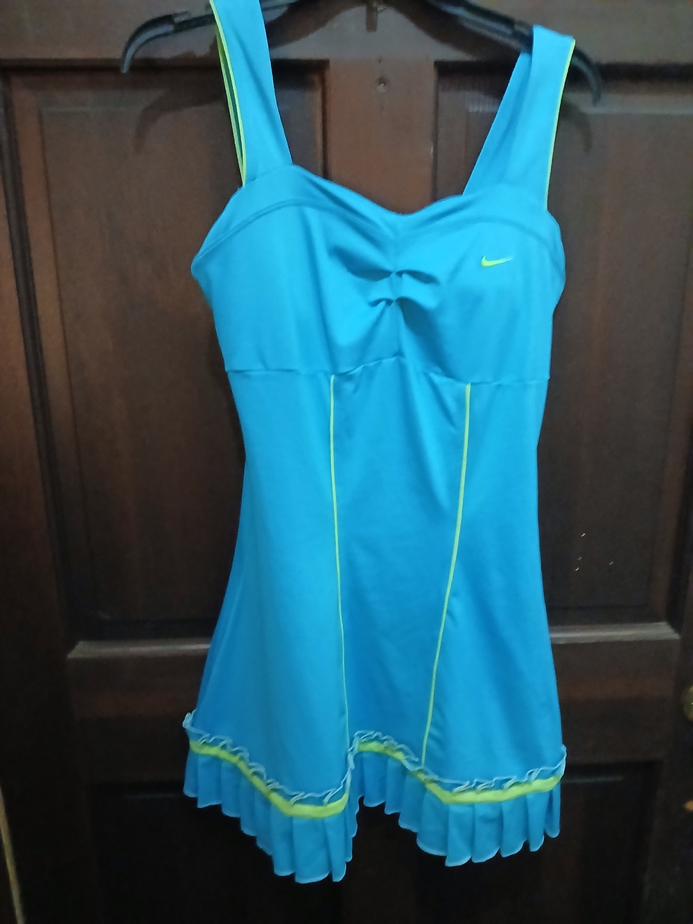 Nike Women’s Turquoise Tennis Dress with Neon Yellow Trim Size M Built In Bra